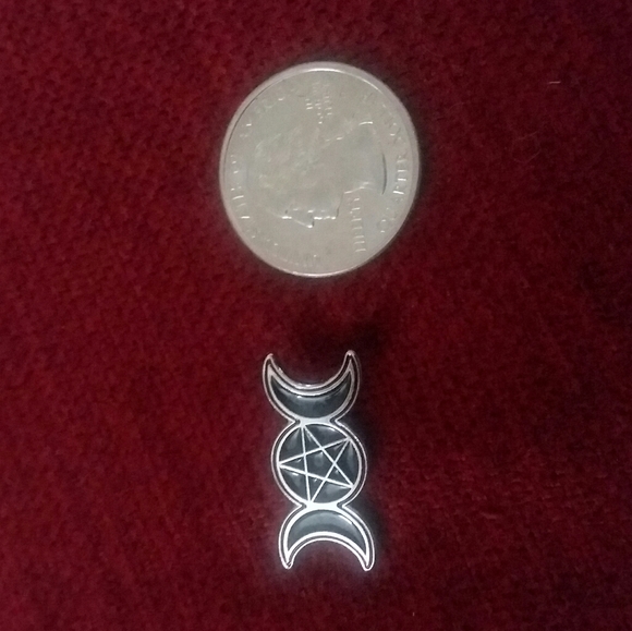 Triple Goddess Brooch - Picture 2 of 2